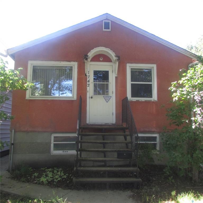 MLS® listing #SK050120 for sale located at 1742 Quebec Street