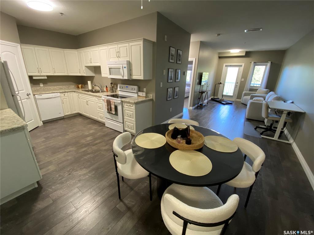 Fifth View of 123 Balmoral Street #305, East YO, Yorkton, Saskatchewan, S3N 4J2