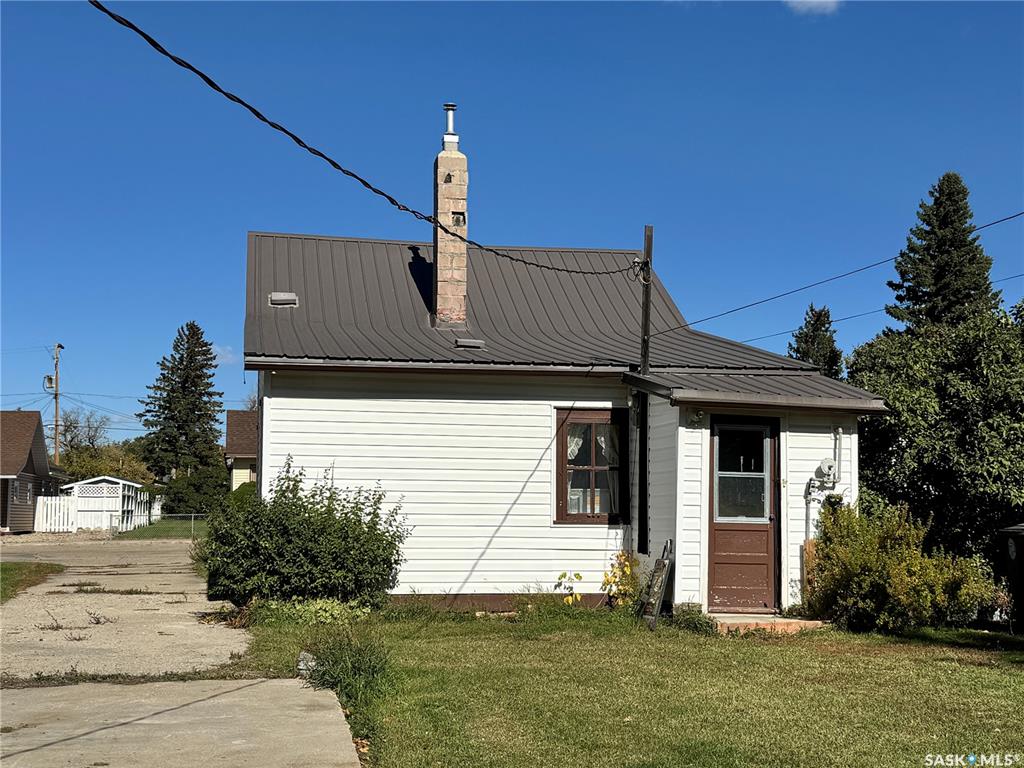 Second View of 414 4th Avenue E, Biggar, Saskatchewan, S0K 0M0