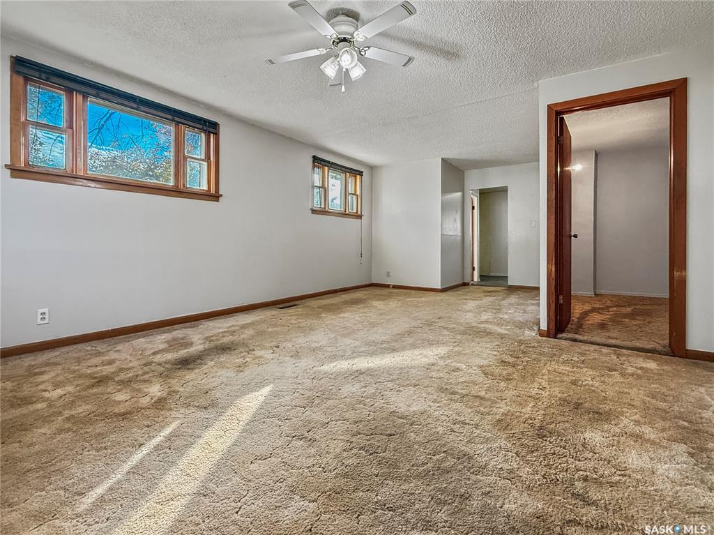 Fourth View of 206 6th Avenue Nw, North West, Swift Current, Saskatchewan, S9H 0X8