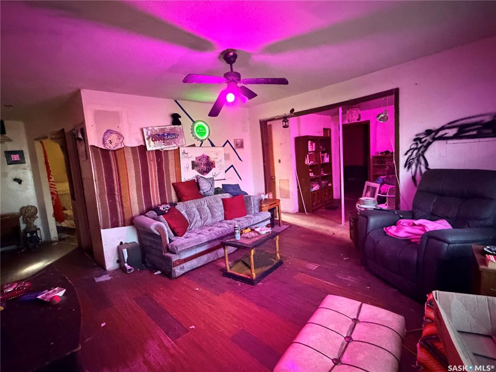 Fifth View of 315 3rd Avenue W, Assiniboia, Saskatchewan, S0H 0B0