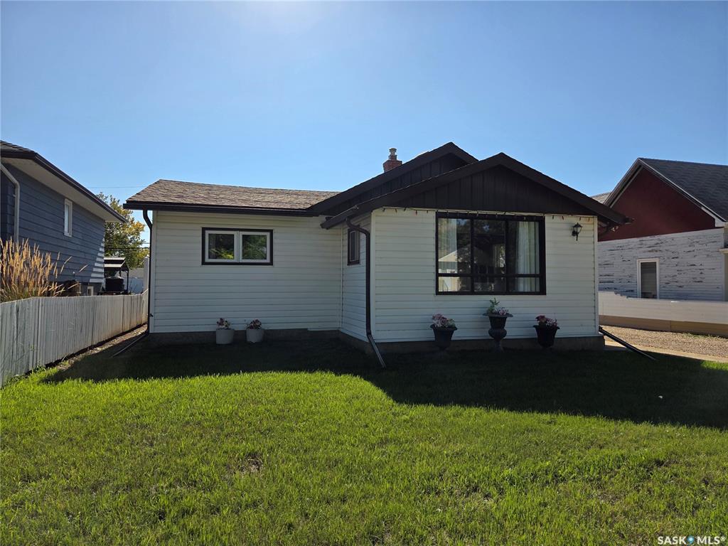 817 Stadacona Street E, SK050294, Saskatchewan,