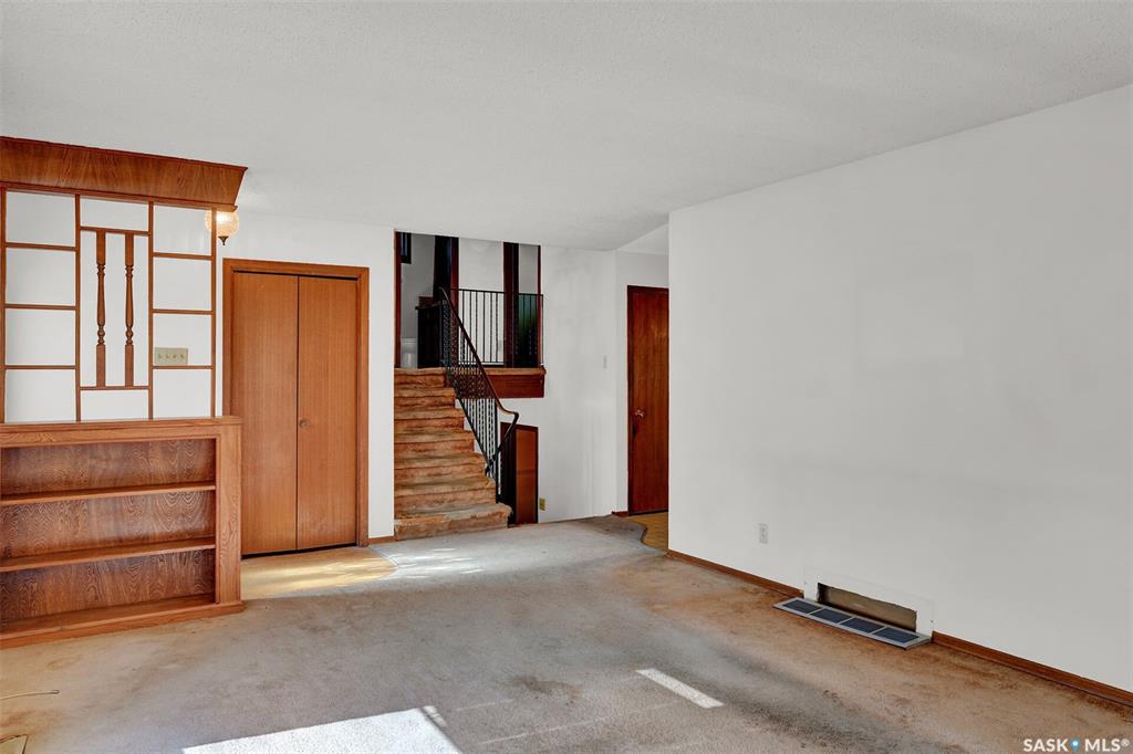 Fifth View of 98 Alport Crescent, Uplands, Regina, Saskatchewan, S4R 7Y6