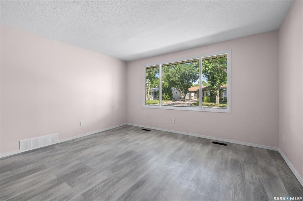 Fifth View of 1342 Brown Street, Glencairn Village, Regina, Saskatchewan, S4N 5M3