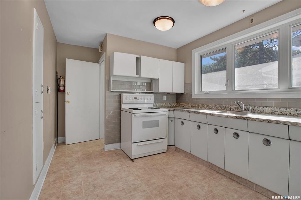 Fourth View of 1209 Broadway Avenue, Haultain, Saskatoon, Saskatchewan, S7H 2A4