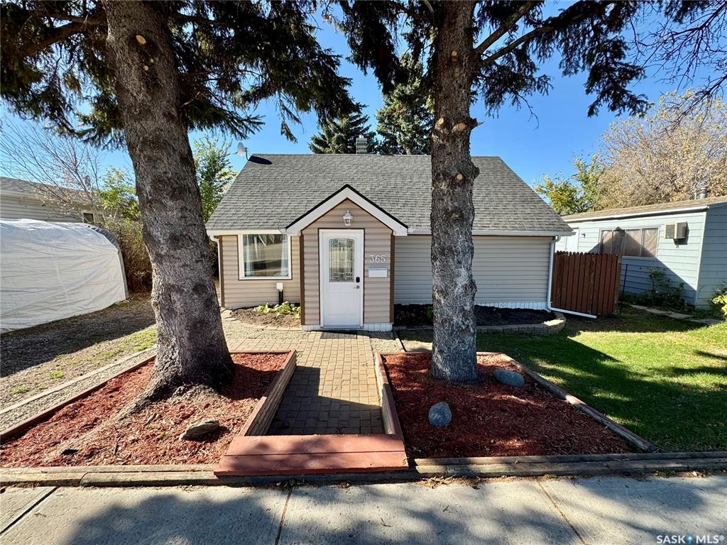 MLS® listing #SK050426 for sale located at 365 Keats Street