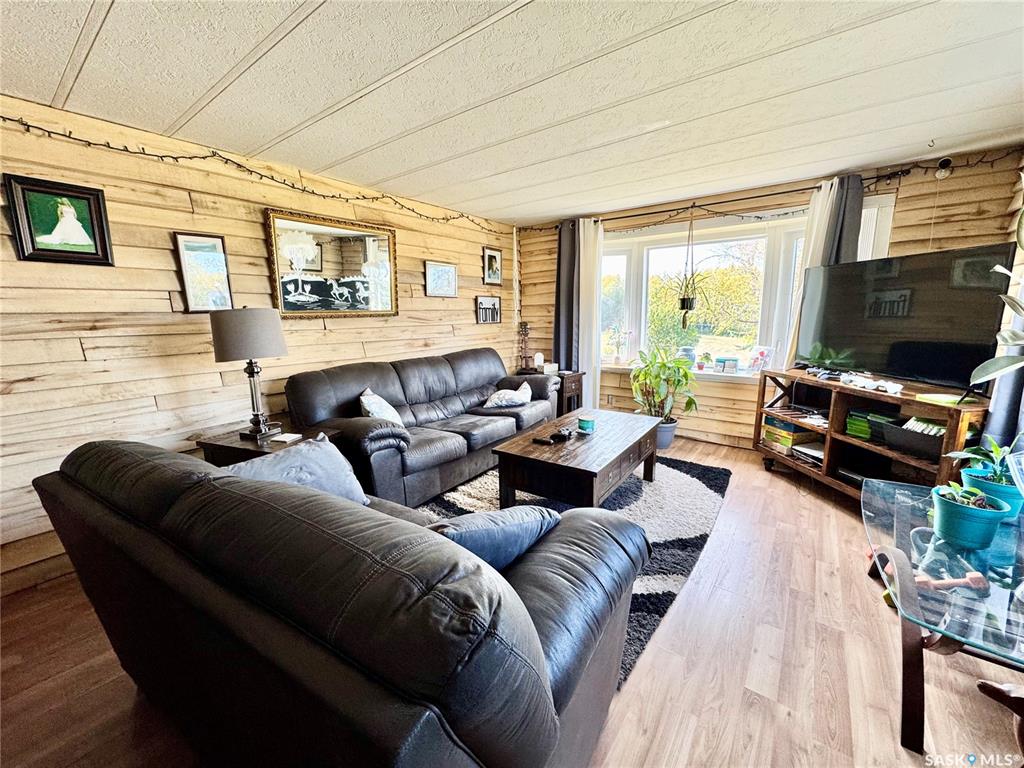 Fifth View of Hwy 2 South Acreage, Prince Albert Rm No. 461, Saskatchewan, S6V 5P9
