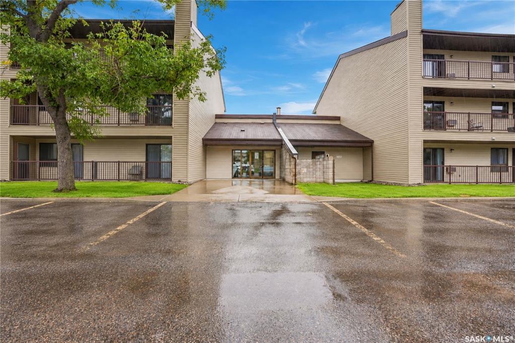 Third View of 4040 8th Street E #203B, Wildwood, Saskatoon, Saskatchewan, S7H 5L4