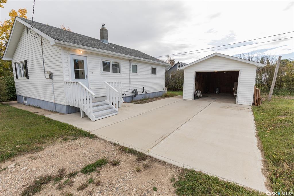 Third View of 247 Manitoba Avenue, Kerrobert, Saskatchewan, S0L 1R0