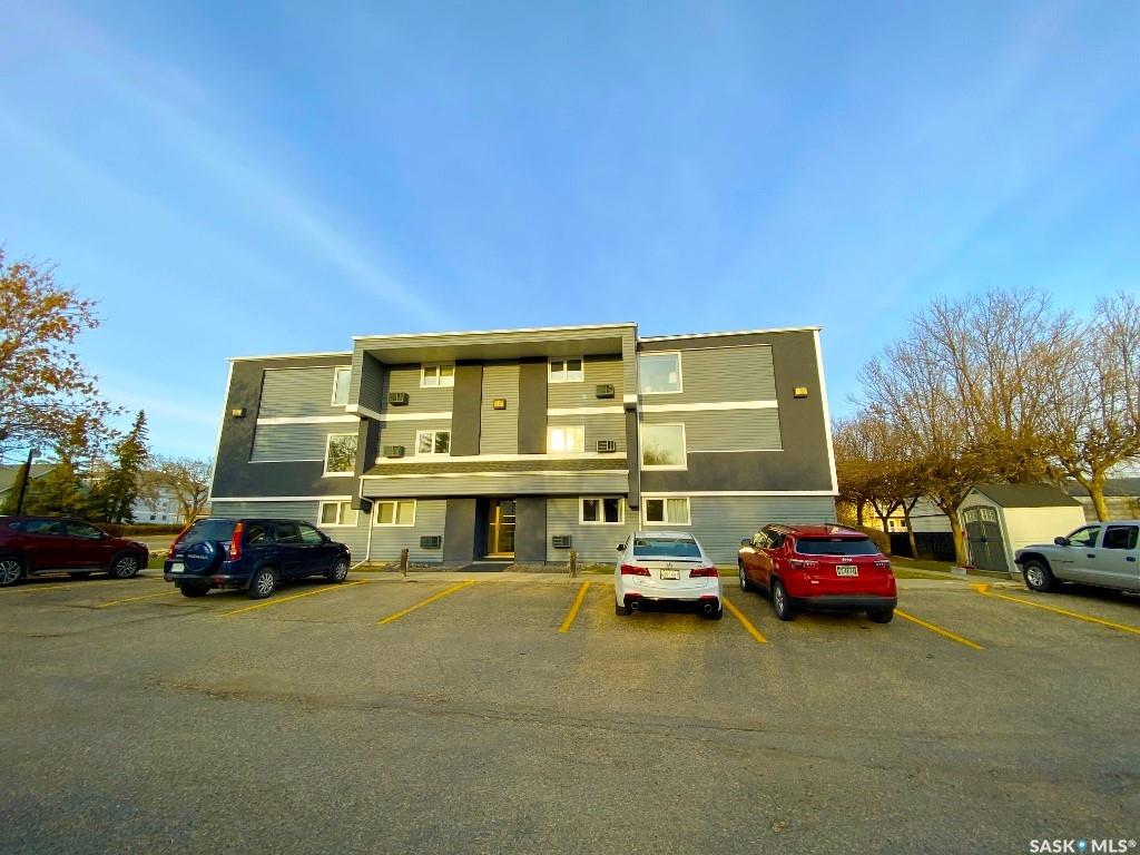 Second View of 201 3rd Avenue W #202, Kindersley, Saskatchewan, S0L 1S0