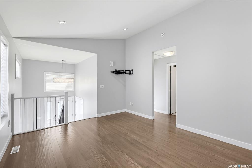Fifth View of 3814 33rd Street W, Kensington, Saskatoon, Saskatchewan, S7R 0M1