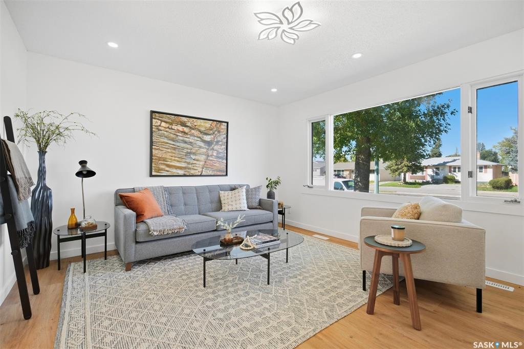 Third View of 3805 Diefenbaker Drive, Pacific Heights, Saskatoon, Saskatchewan, S7L 5C6