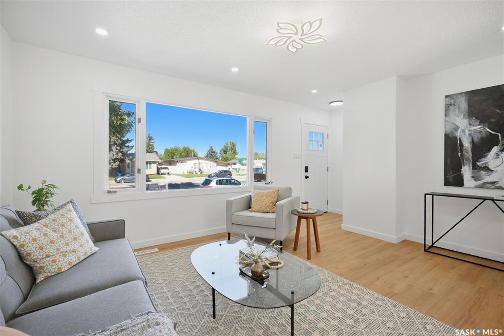 Fourth View of 3805 Diefenbaker Drive, Pacific Heights, Saskatoon, Saskatchewan, S7L 5C6