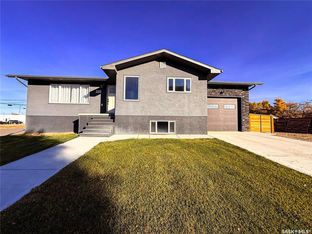 209 2nd Avenue E, SK050710, Saskatchewan,