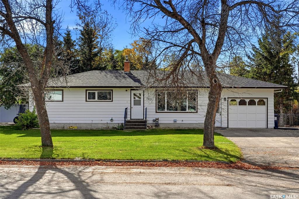 Second View of 305 1st Avenue Nw, Ituna, Saskatchewan, S0A 1N0