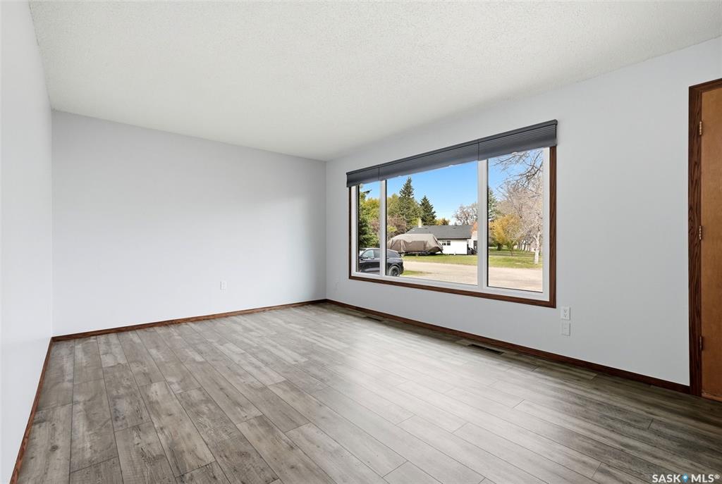 Fifth View of 305 1st Avenue Nw, Ituna, Saskatchewan, S0A 1N0