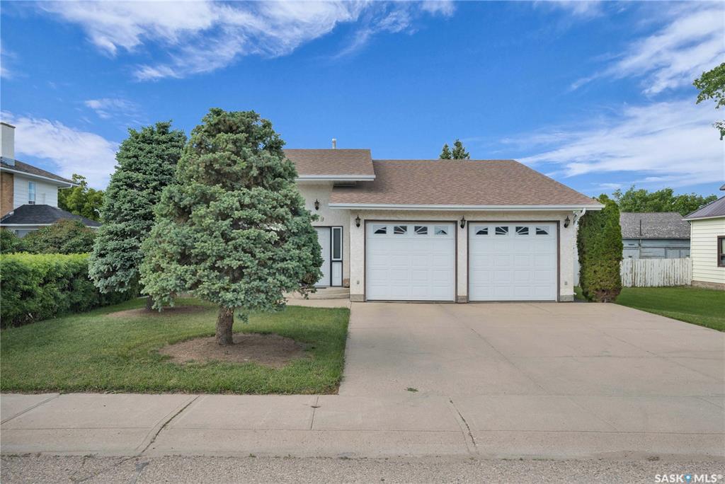 Fifth View of 109 1st Avenue E, Gravelbourg, Saskatchewan, S0H 1X0