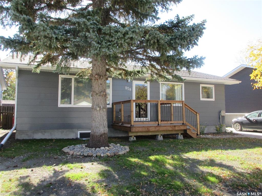 MLS® listing #SK050857 for sale located at 858 Worobetz Crescent N