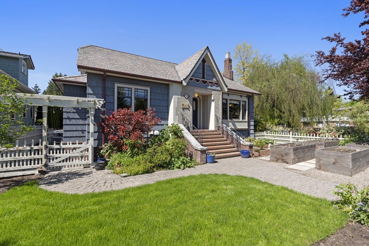 501 SEVENTH AVENUE, New Westminster BC V3L 1W8, R2974689, BC,