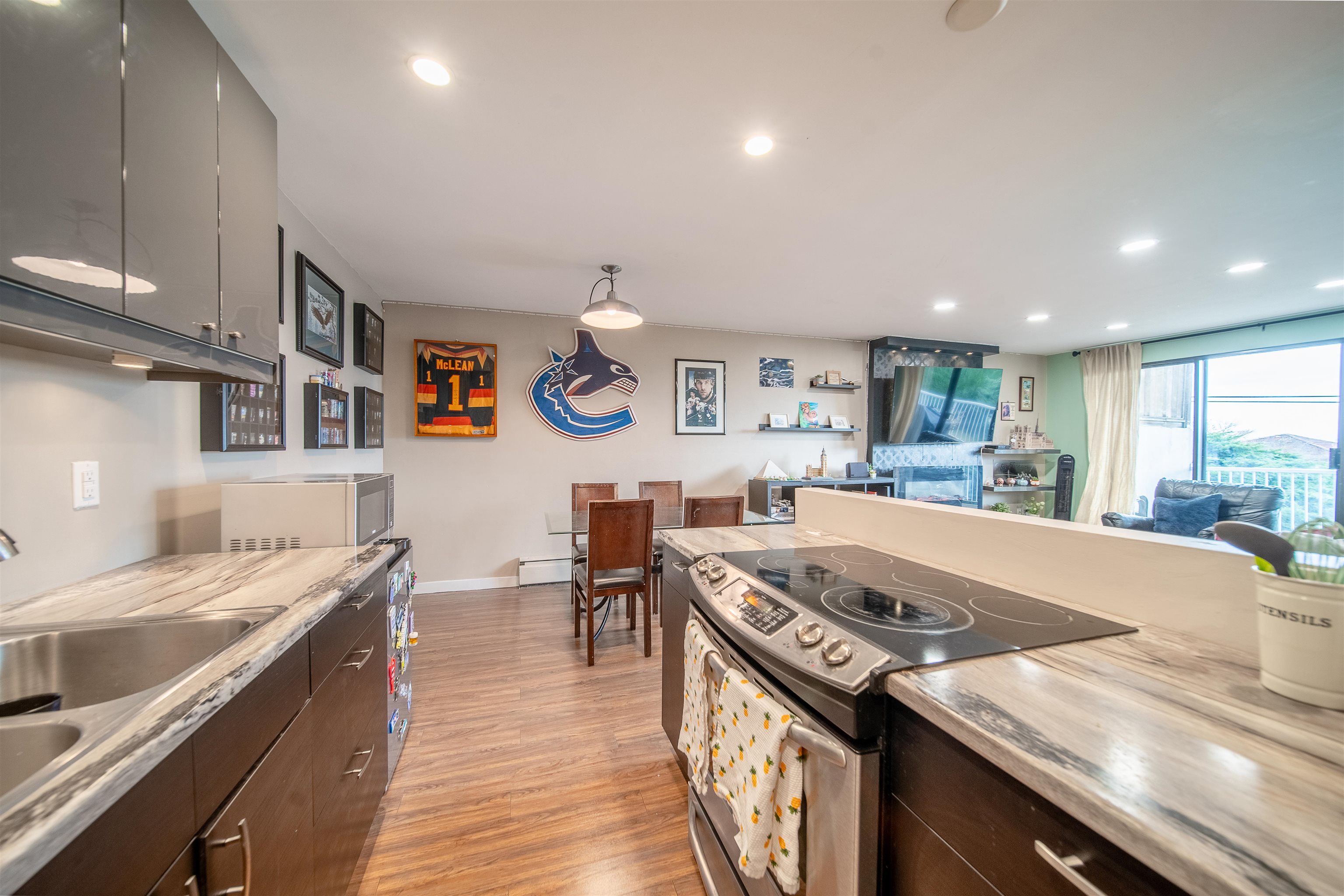 109 5340 HASTINGS STREET, R2979949, BC,