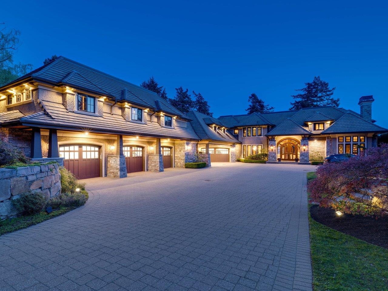 MLS® listing #R2986613 for sale located at 13790 MARINE DRIVE, White Rock BC V4B 1A4