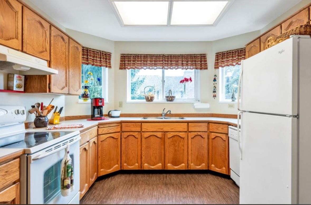 203 1378 FIR STREET, R2989974, BC,