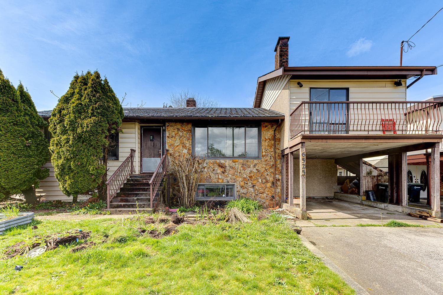 6525 DUFFERIN AVENUE, Burnaby BC V5H 3T2, R2990057, BC,