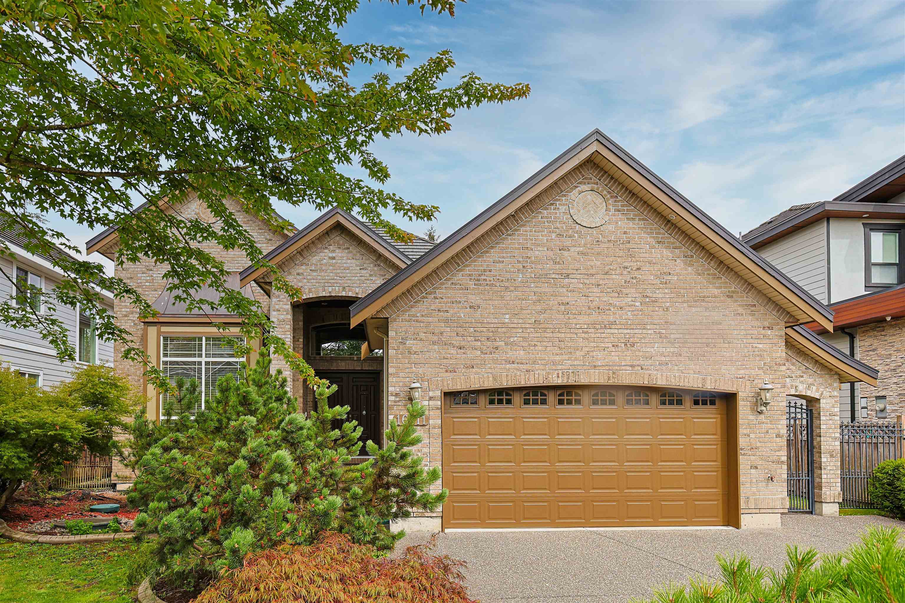 16711 92A AVENUE, Surrey BC V4N 0C7, R2990720, BC,