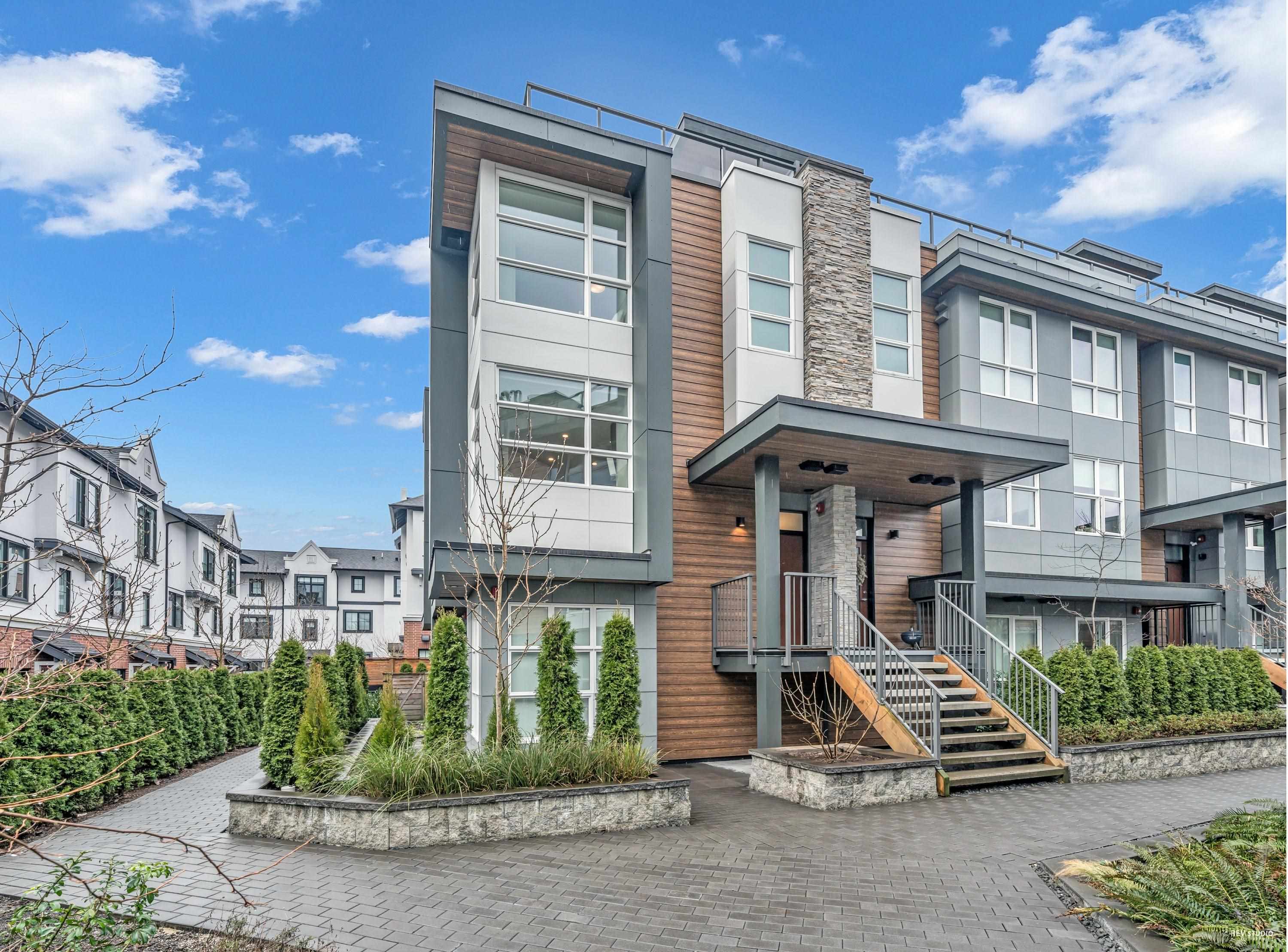 227 2060 CURLING ROAD, R2991635, BC,