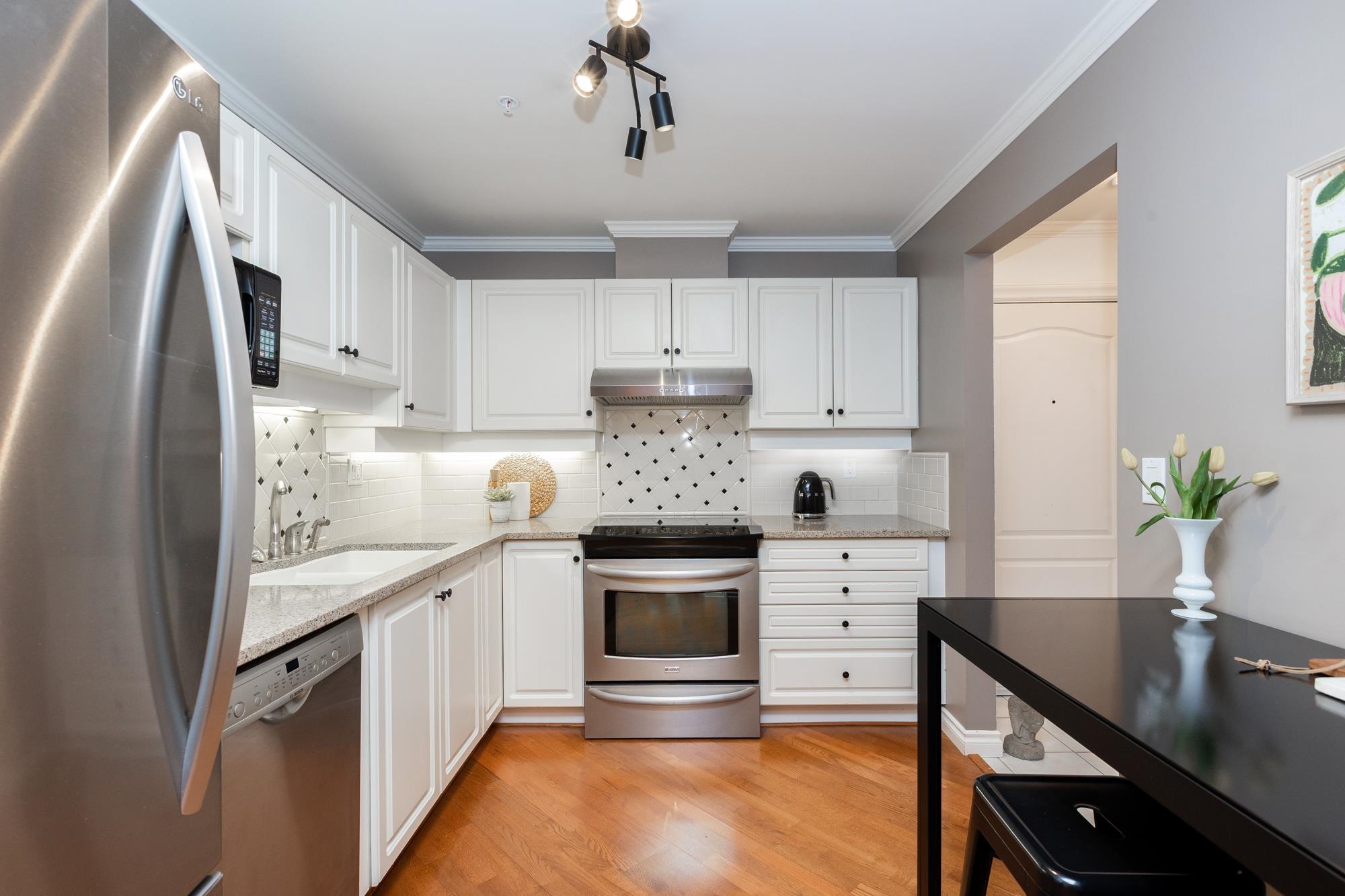 111 15272 20 AVENUE, R2996160, BC,