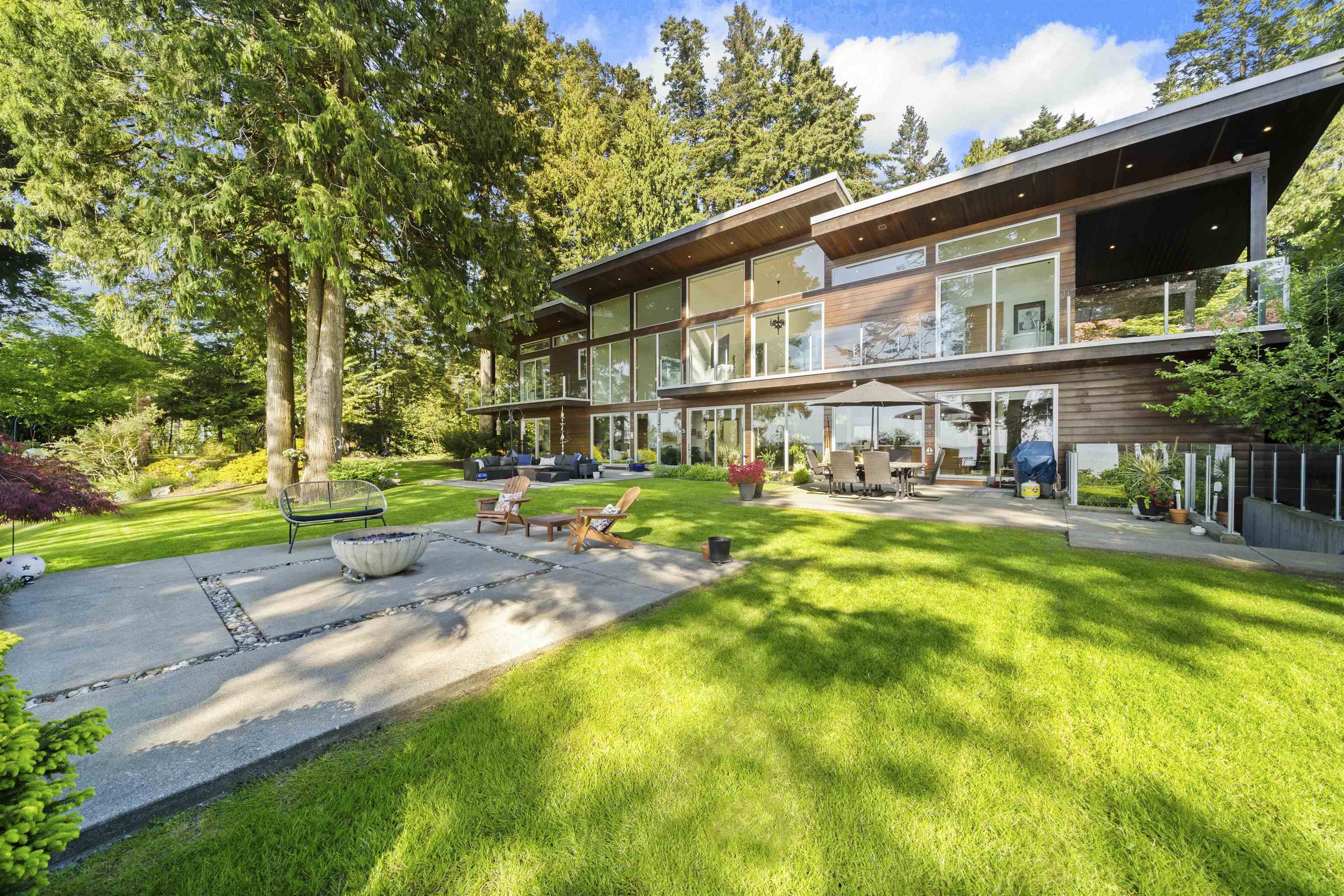 2443 CHRISTOPHERSON ROAD, Surrey BC V4A 3L2, R2996581, BC,