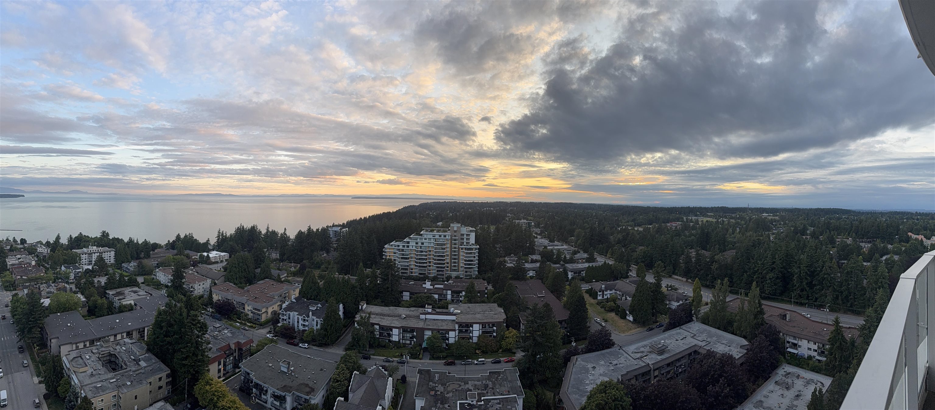2002 1500 MARTIN STREET, R2997182, BC,