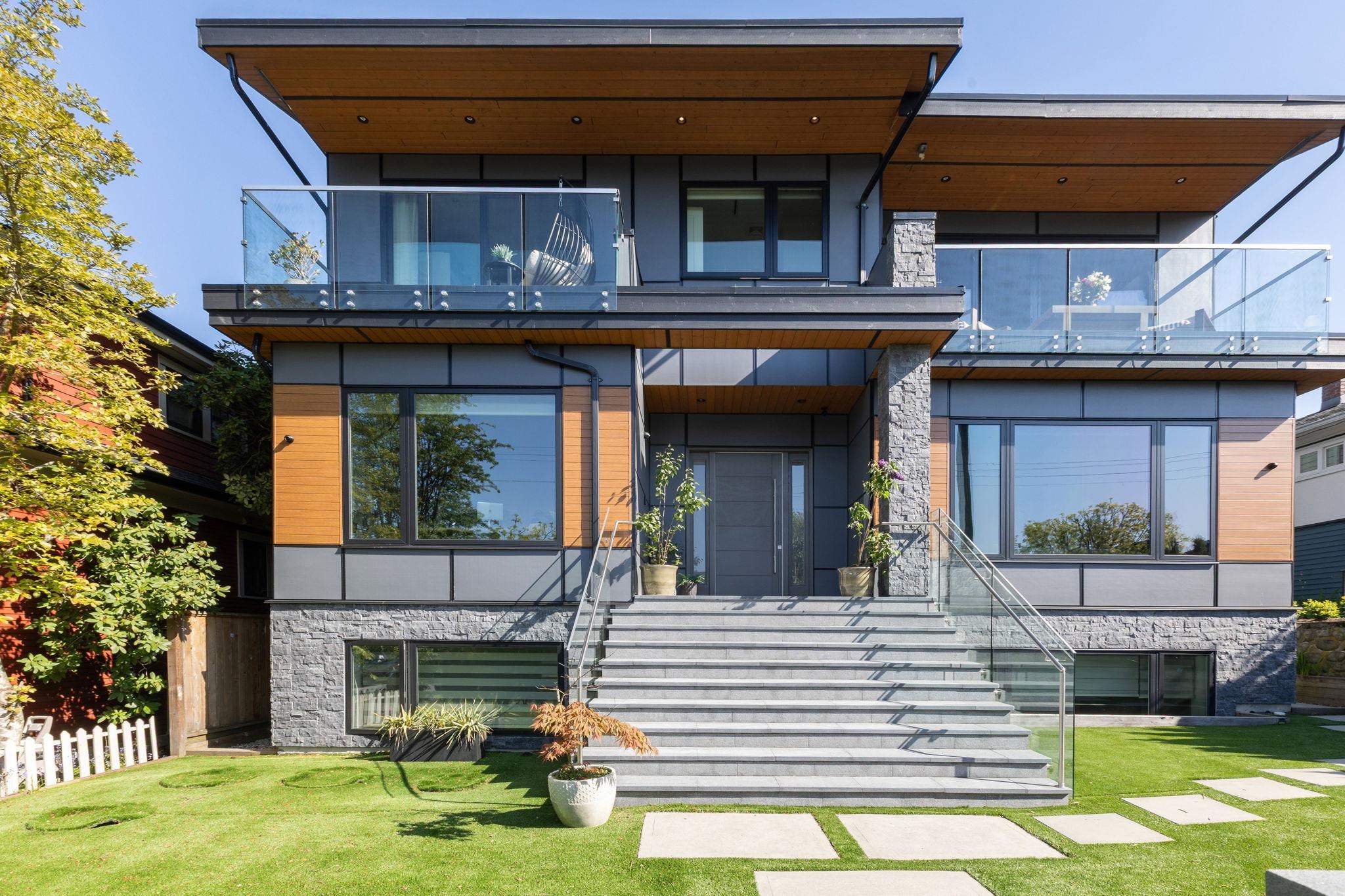 342 W 15TH STREET, North Vancouver BC V7M 1S5, R2998261, BC,