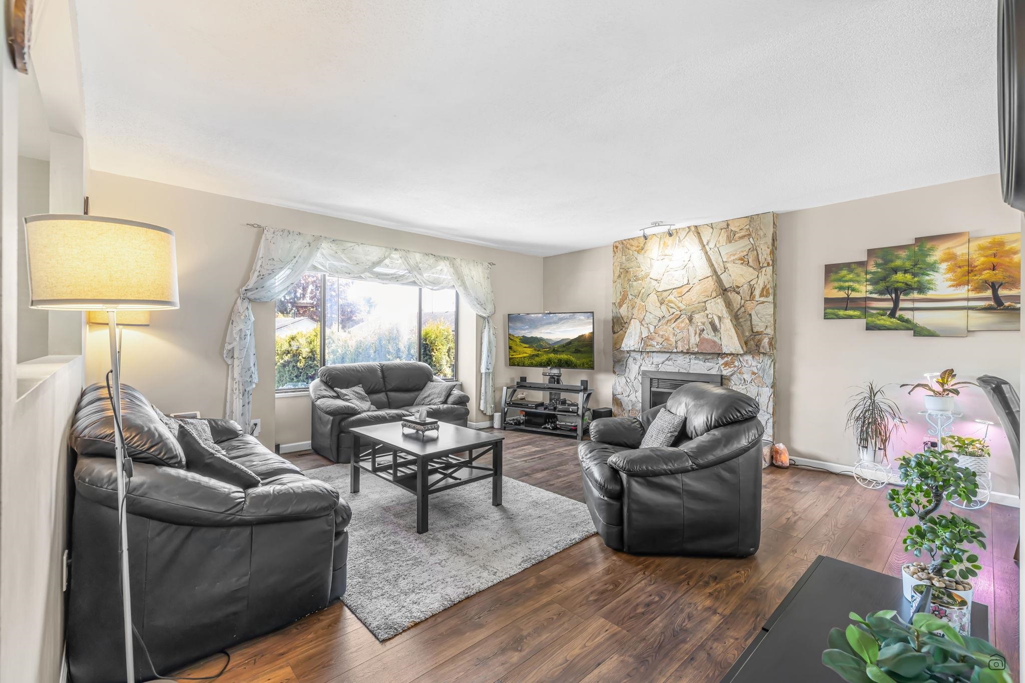 13211 66A AVENUE, Surrey BC V3W 8E3, R2998698, BC,