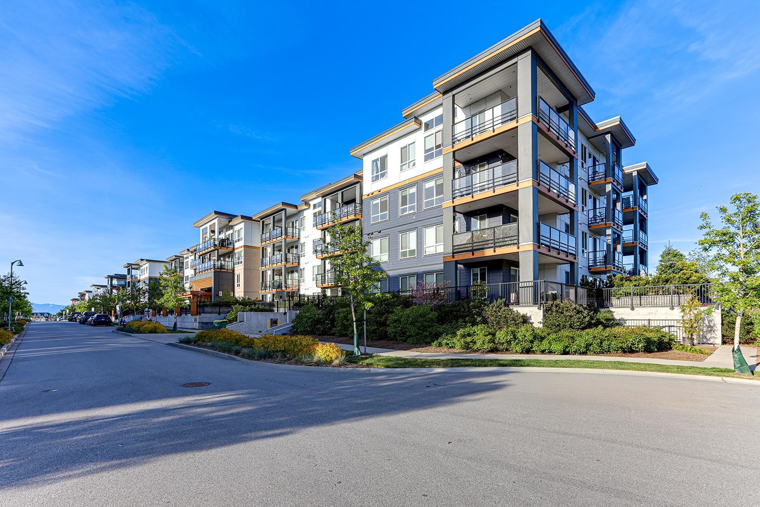 404 1792 STARLING DRIVE, R2999551, BC,