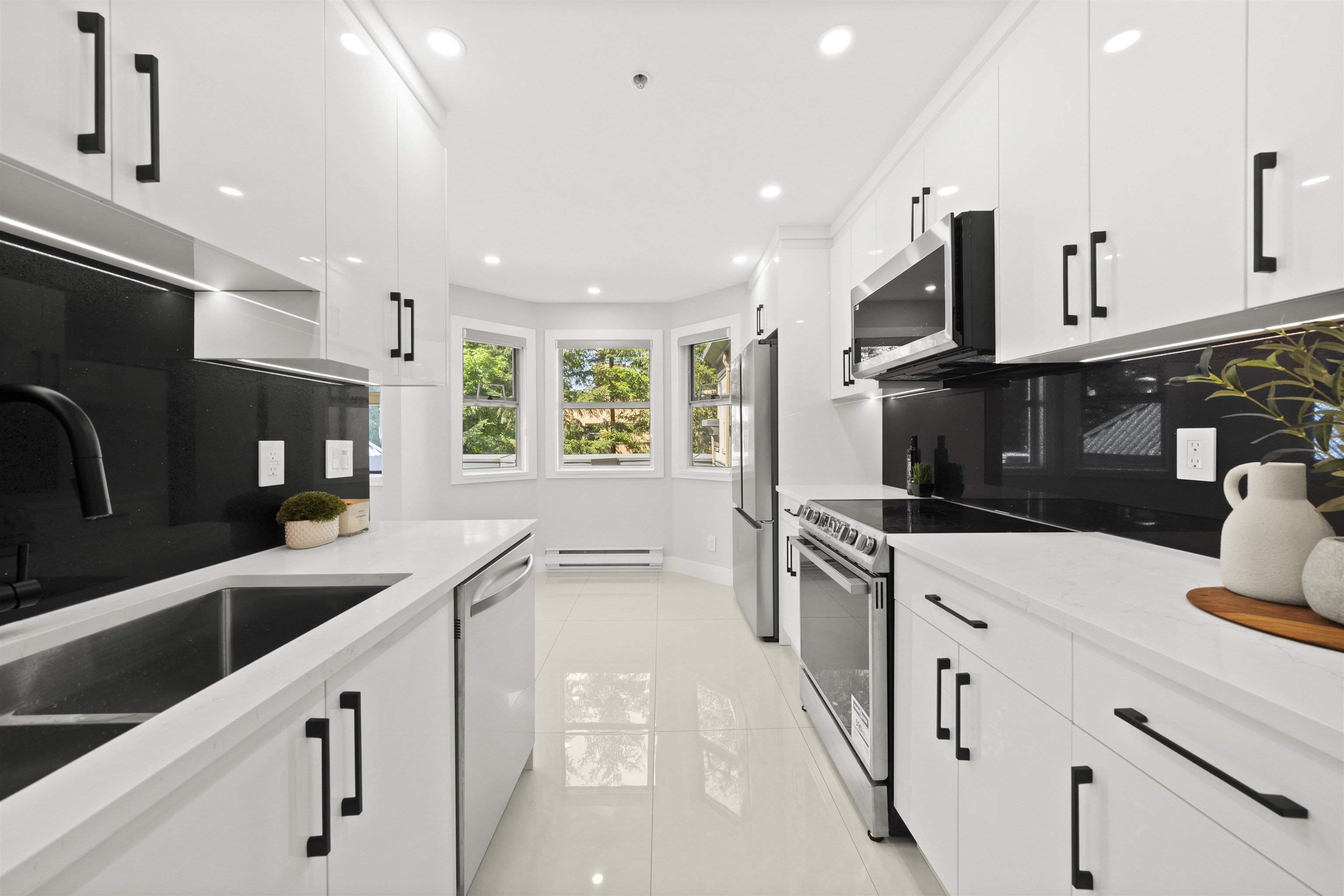 303 2615 JANE STREET, R2999733, BC,