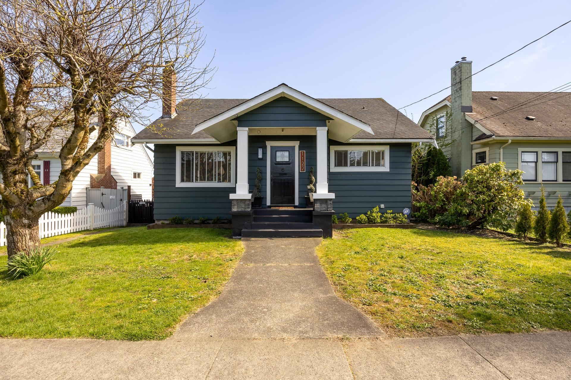 MLS® listing #R3000067 for sale located at 1122 LONDON STREET, New Westminster BC V3M 3C1