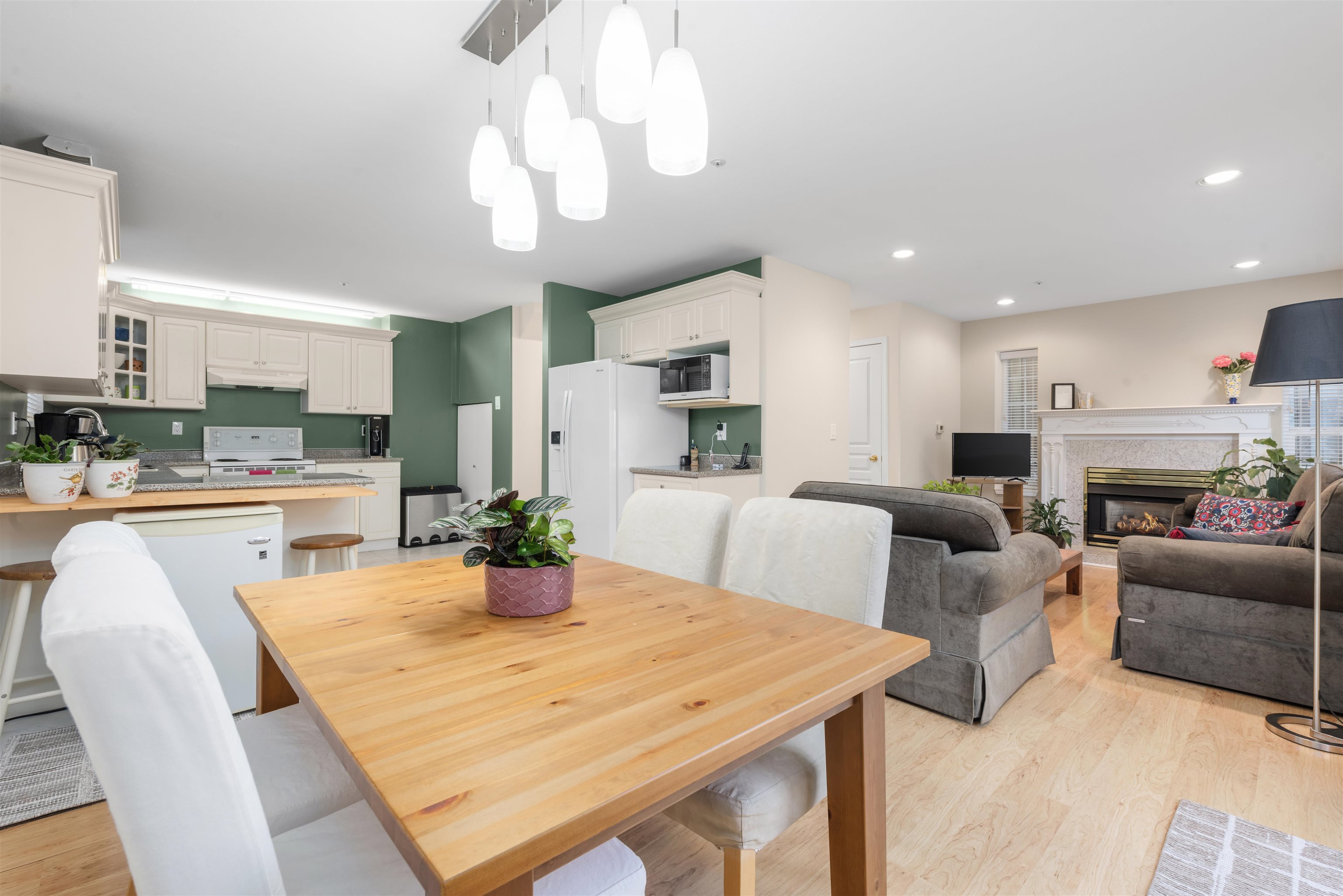 1801 LAKEWOOD DRIVE, Vancouver BC V4N 4T3, R3000253, BC,