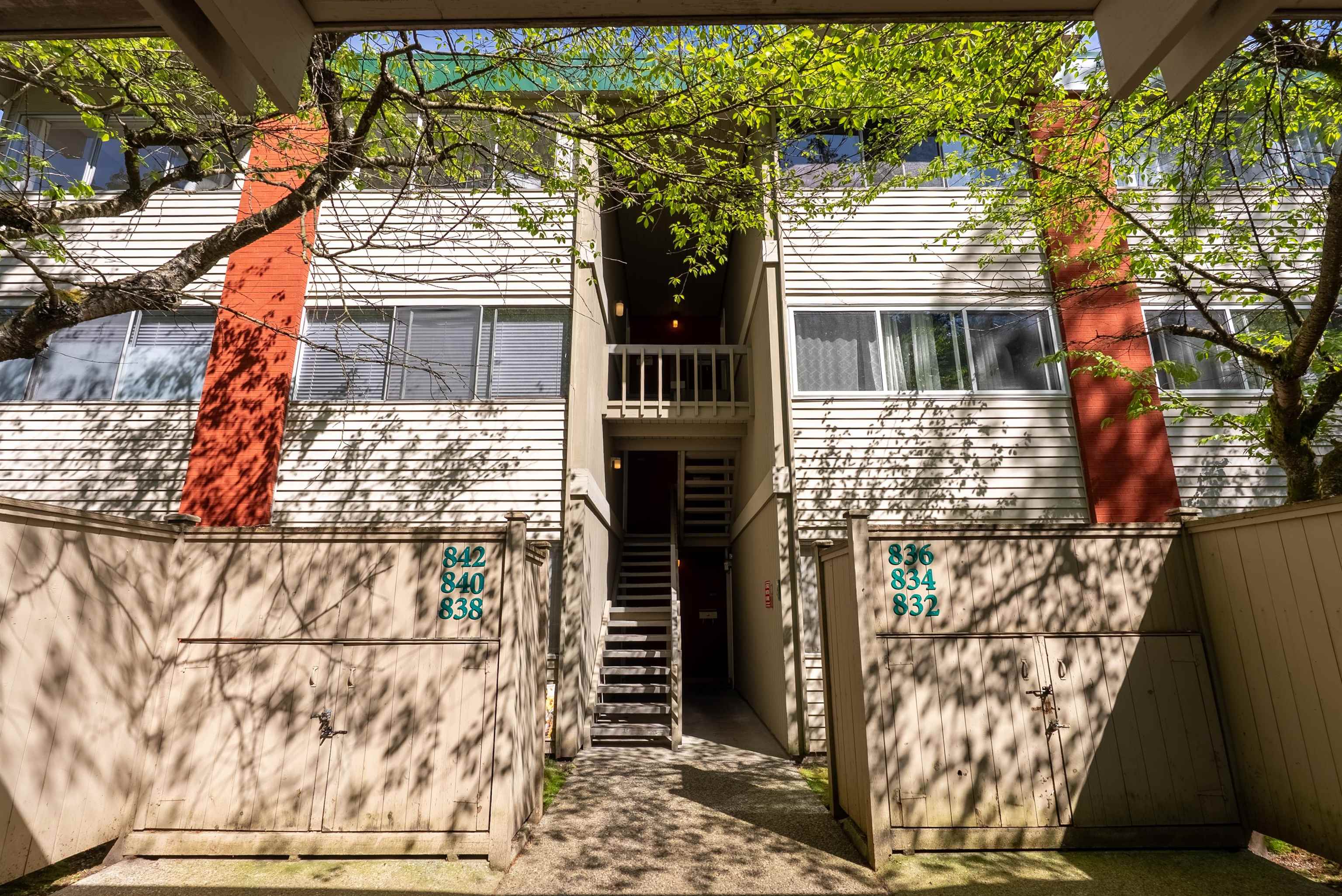 842 WESTVIEW CRESCENT, North Vancouver BC V7N 3Y1, R3000291, BC,
