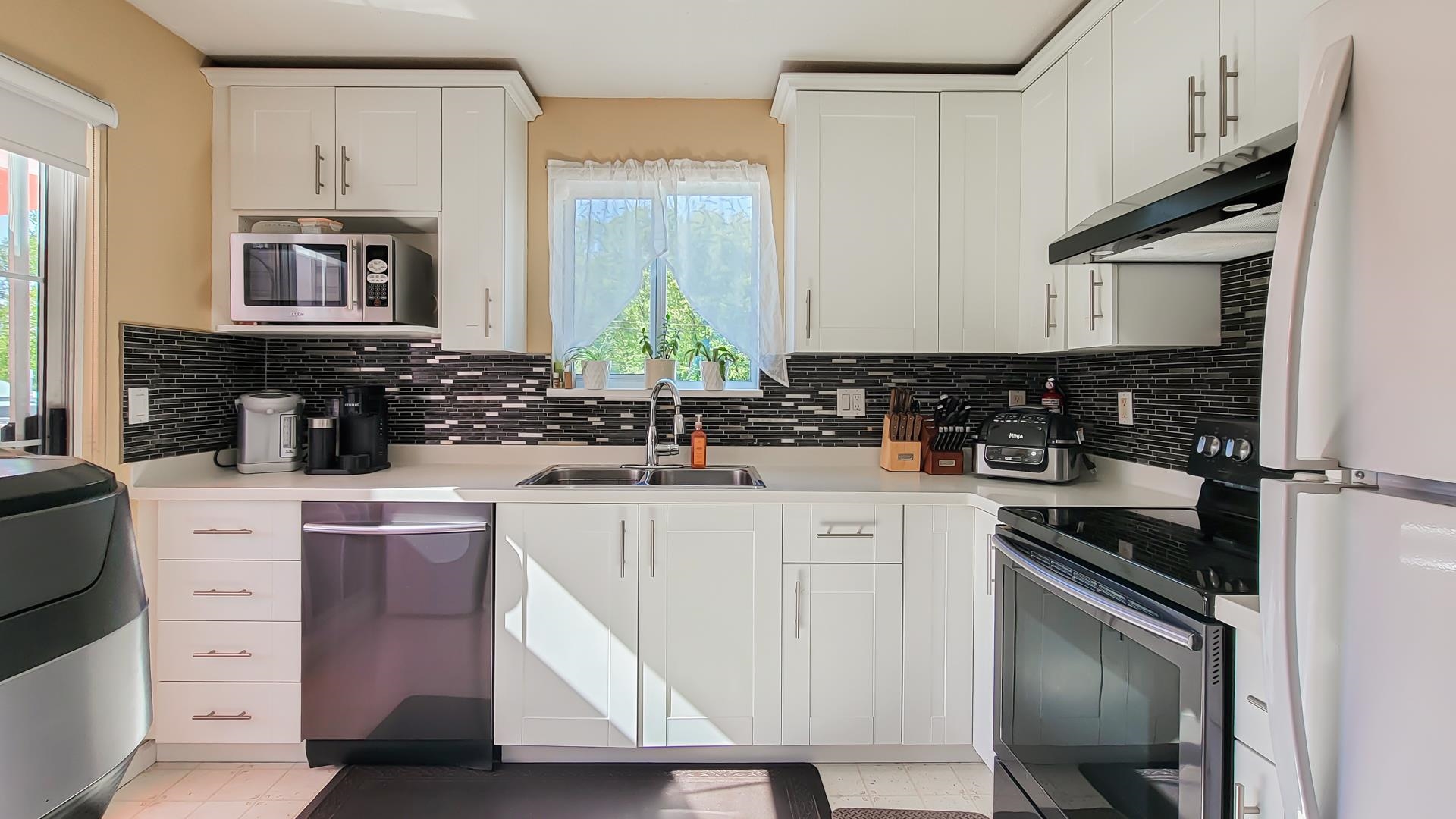 304 2678 DIXON STREET, R3000305, BC,