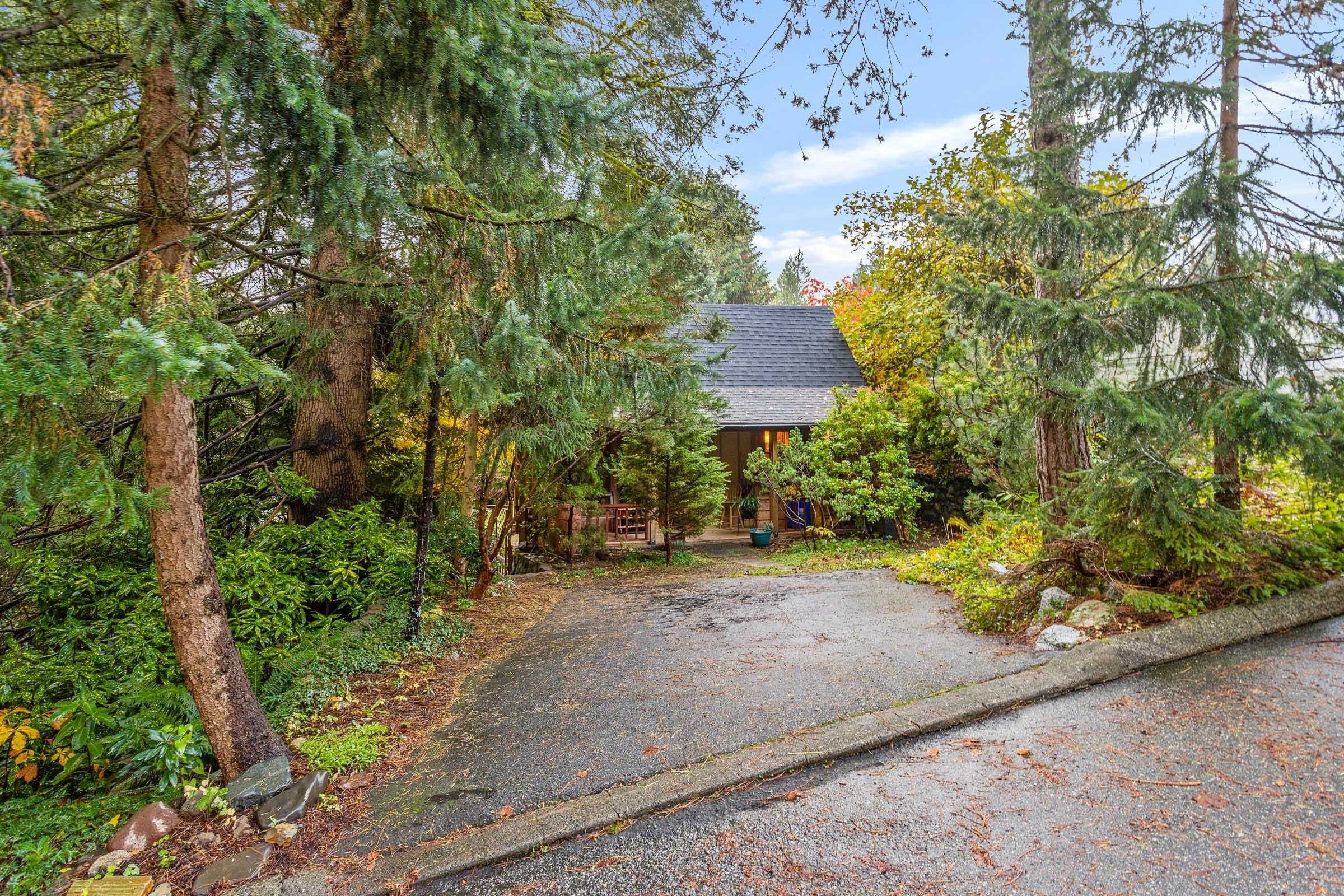 713 E ST. JAMES ROAD, North Vancouver BC V7K 1G9, R3001386, BC,