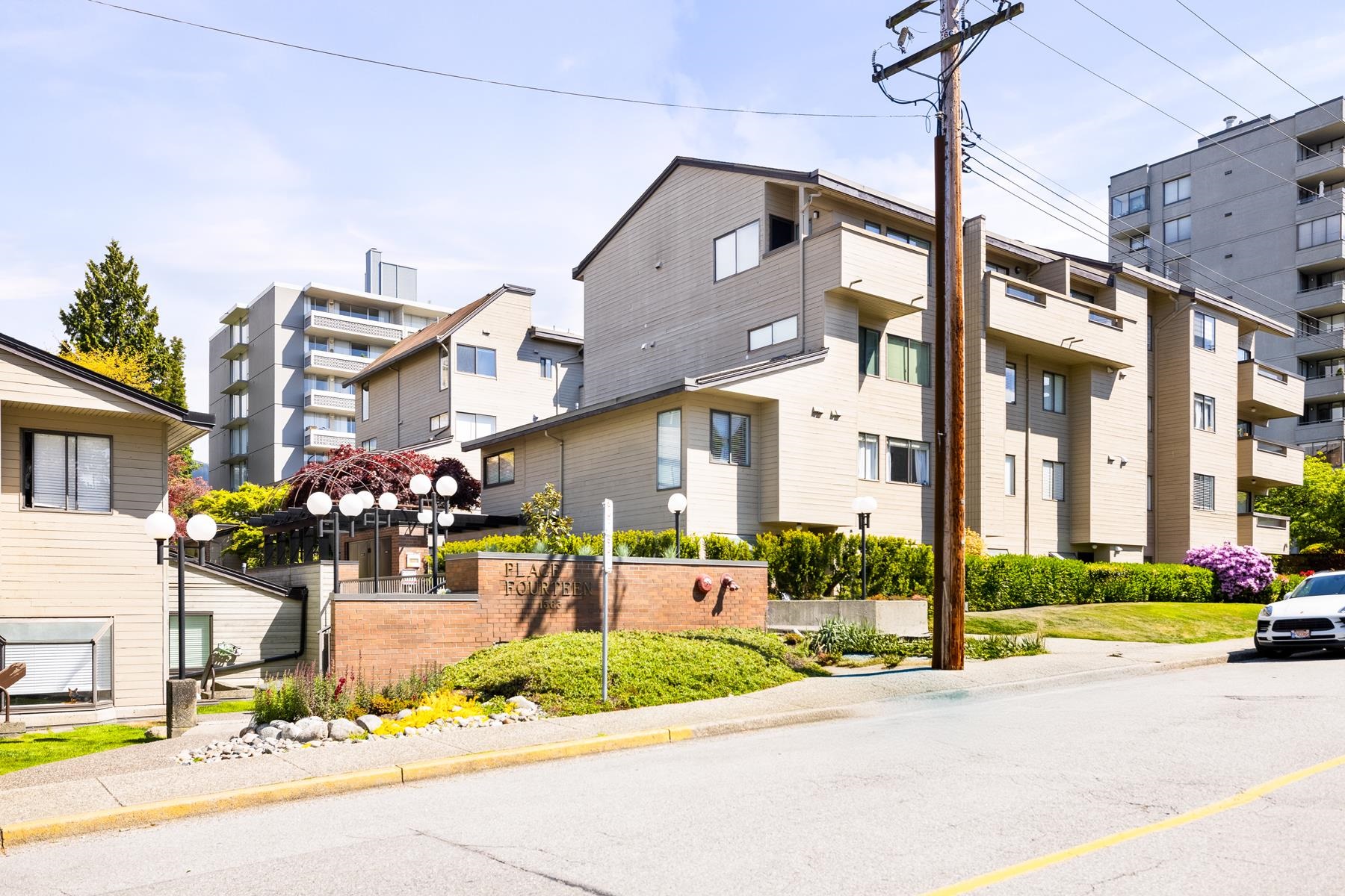 409 1363 CLYDE AVENUE, R3003195, BC,