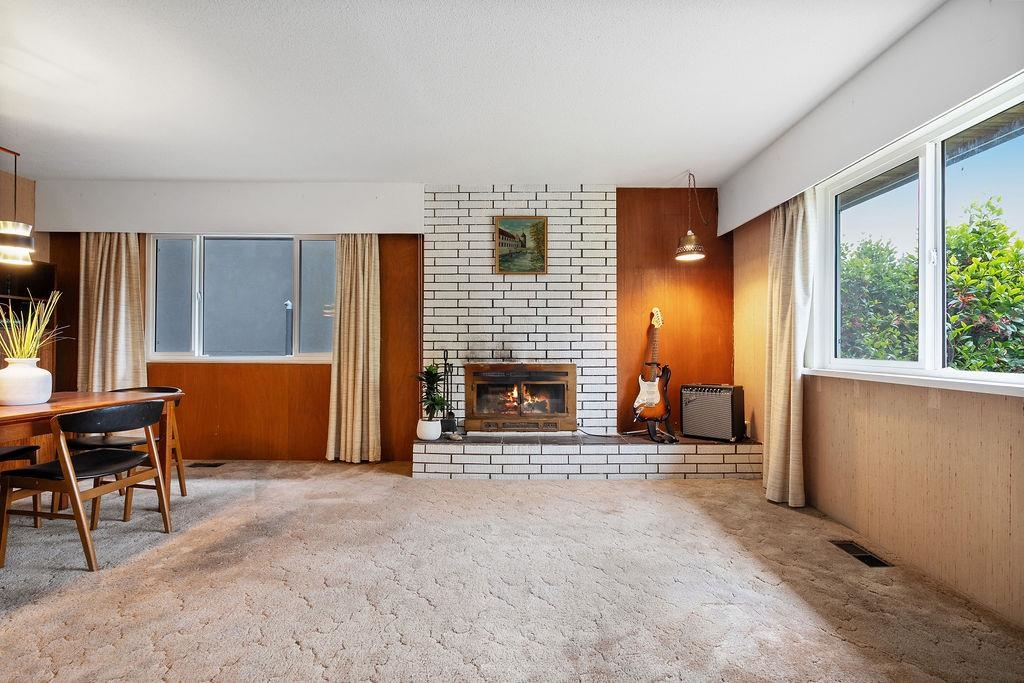 1560 BURRILL AVENUE, North Vancouver BC V7K 1L9, R3005097, BC,
