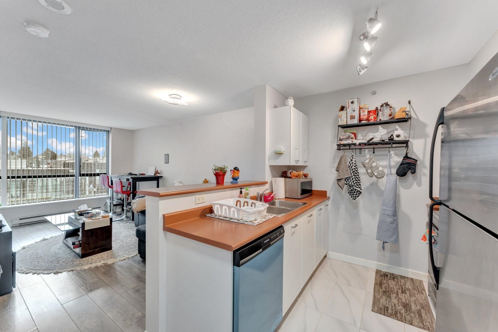 502 3438 VANNESS AVENUE, R3009669, BC,