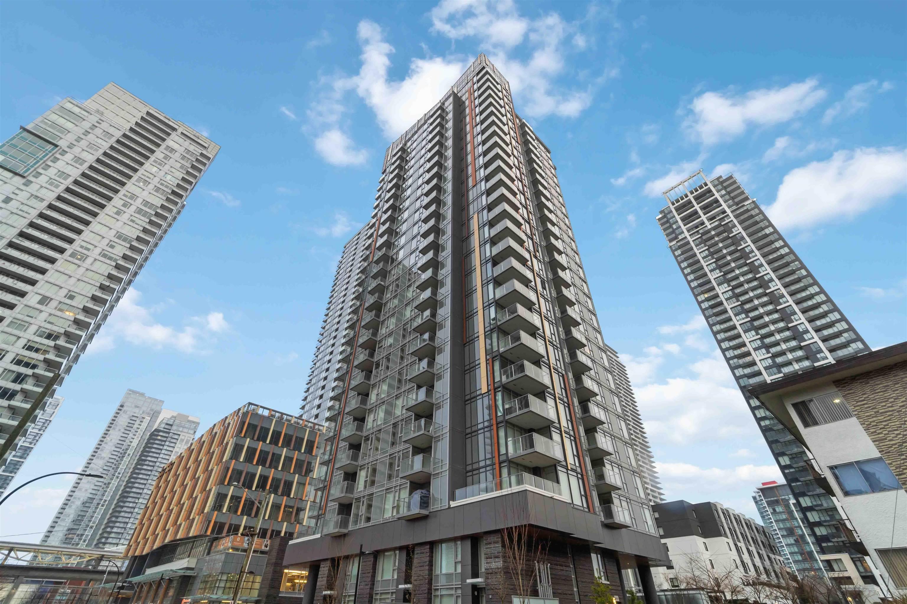 2001 6398 SILVER AVENUE, R3013623, BC,