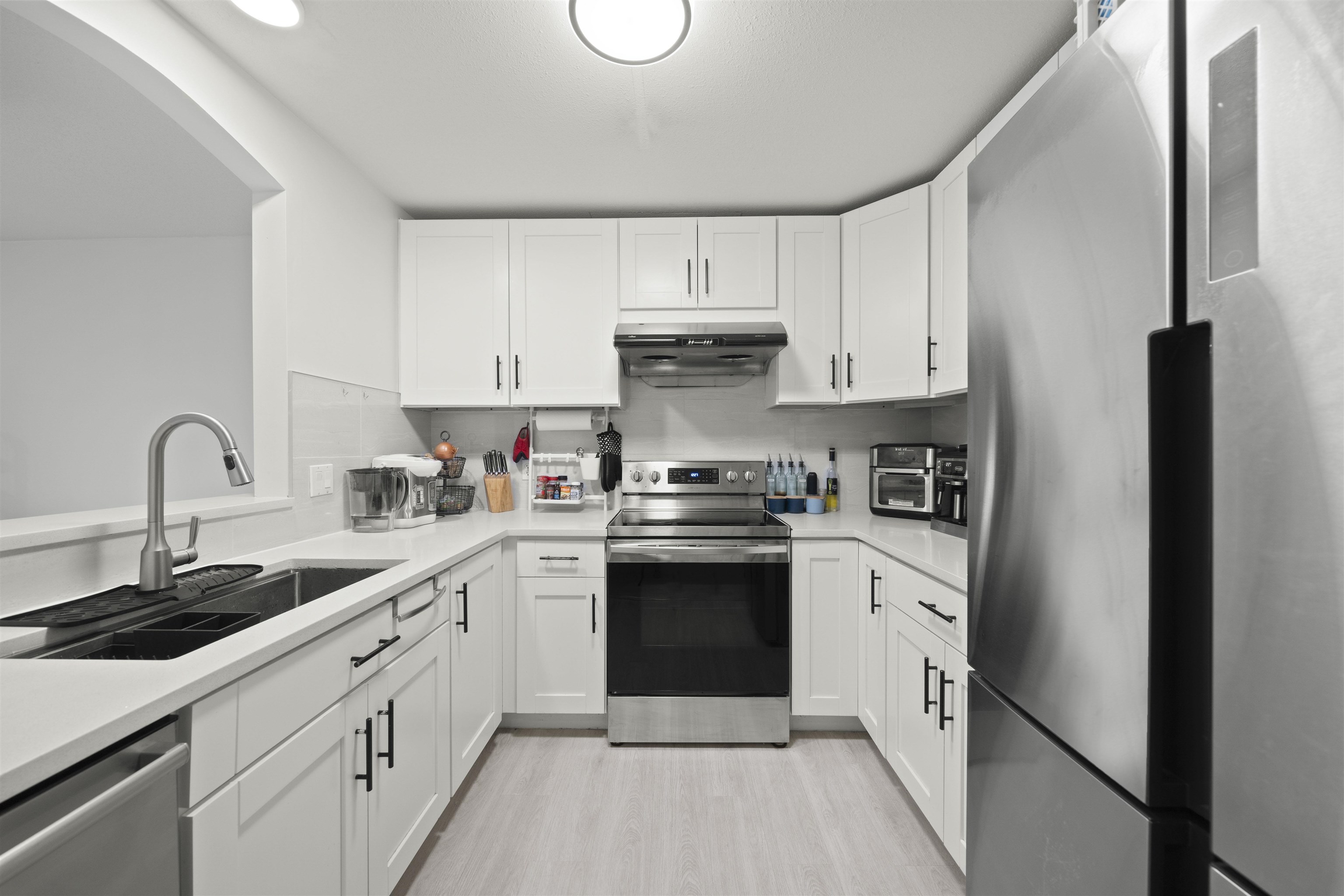 215 8180 JONES ROAD, R3018892, BC,