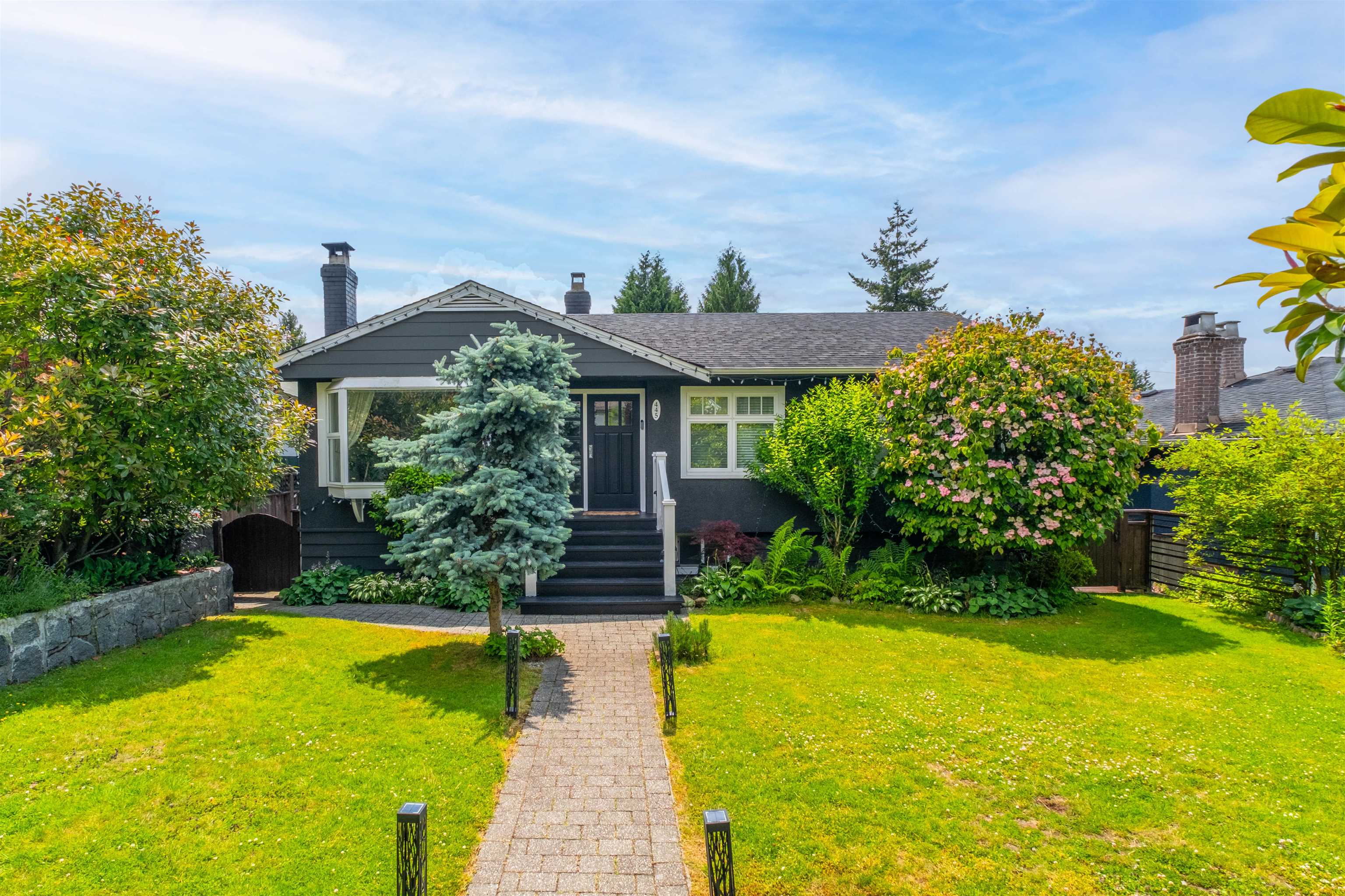 445 W 26TH STREET, North Vancouver BC V7N 2G9, R3018981, BC,