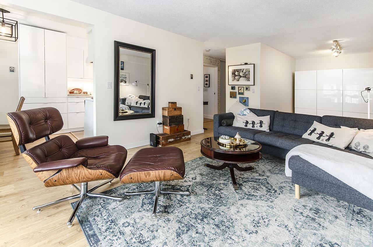 202 105 KINGS ROAD, R3020257, BC,