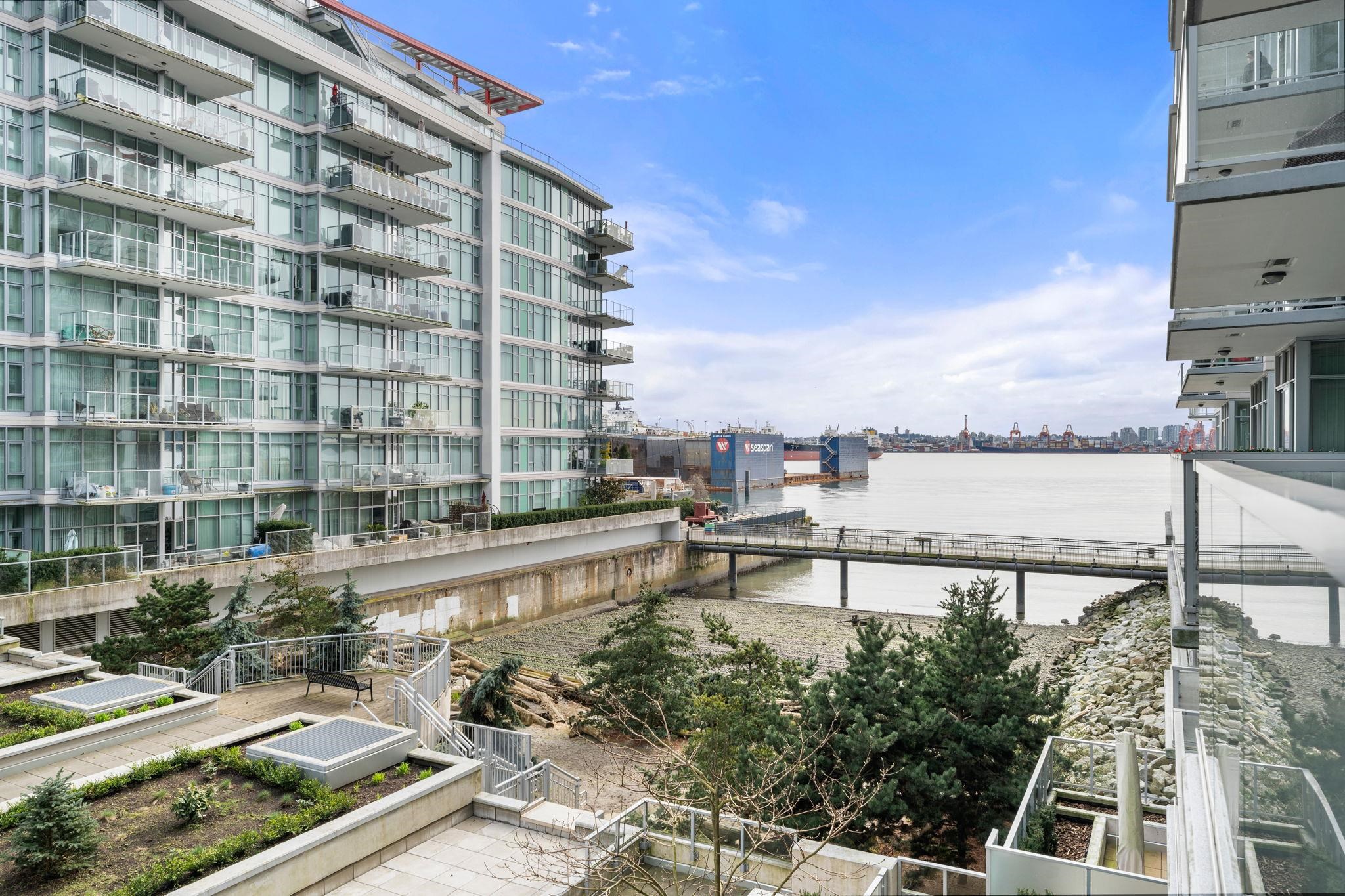 313 175 VICTORY SHIP WAY, R3020572, BC,