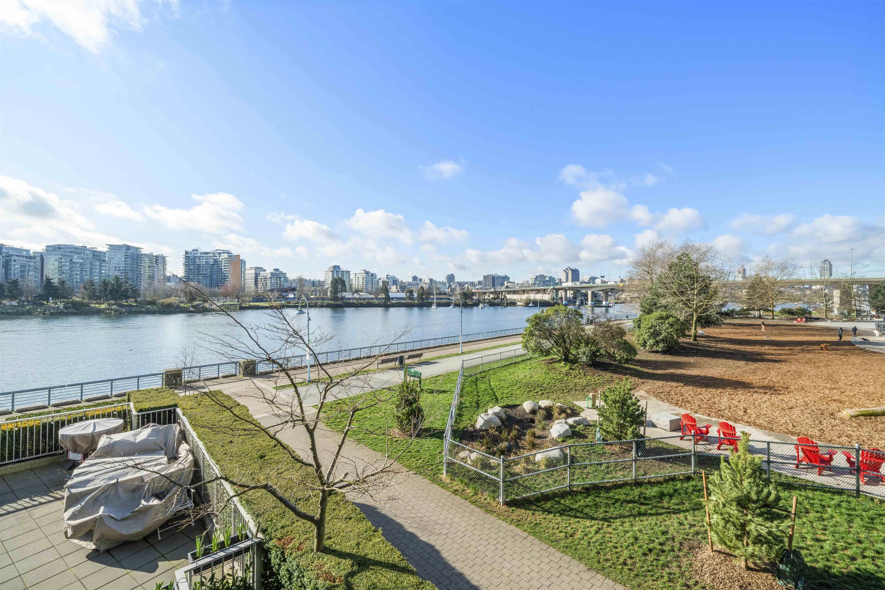106 8 SMITHE MEWS, R3020618, BC,